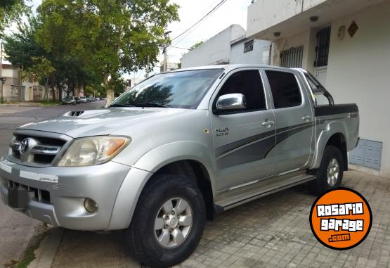 Camionetas - Toyota HILUX SRV 3.0 4X4 2005 Diesel 300000Km - En Venta