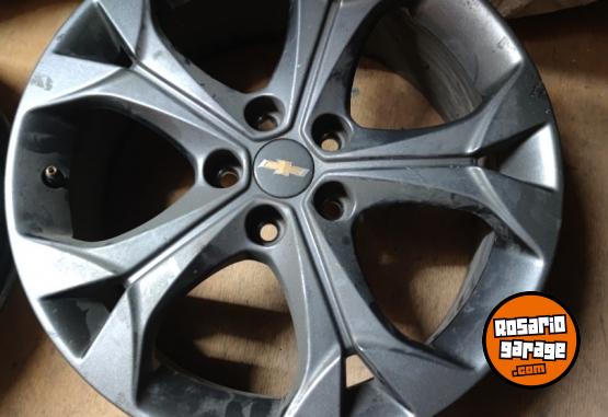 Accesorios para Autos - Juego de Llantas 17" Cruze IMPECABLES $550.000 las 4. NO BAJO PRECIO - En Venta