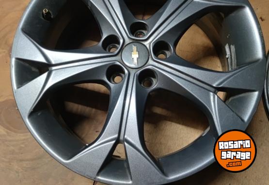 Accesorios para Autos - Juego de Llantas 17" Cruze IMPECABLES $550.000 las 4. NO BAJO PRECIO - En Venta