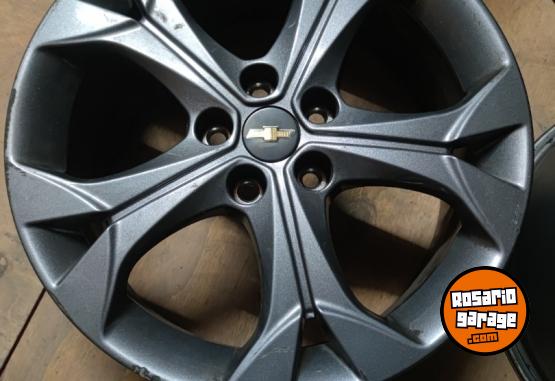 Accesorios para Autos - Juego de Llantas 17" Cruze IMPECABLES $550.000 las 4. NO BAJO PRECIO - En Venta