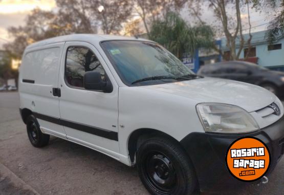 Utilitarios - Peugeot Partner confort 2011 Diesel 2Km - En Venta