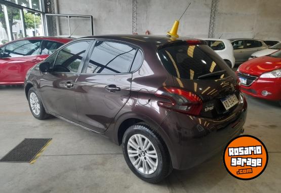 Autos - Peugeot 208 2018 Nafta 62000Km - En Venta