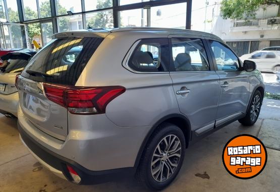 Camionetas - Mitsubishi Outlander 2016 Nafta 32Km - En Venta