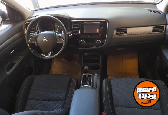 Camionetas - Mitsubishi Outlander 2016 Nafta 32Km - En Venta