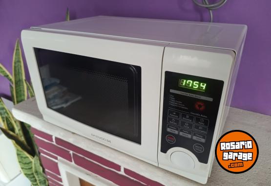 Hogar - Microondas Daewoo digitalde 700 watts. IMPECABLE!!! - En Venta