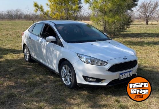 Autos - Ford FOCUS 4P 2.0 N MT SE 2017 Nafta 92000Km - En Venta