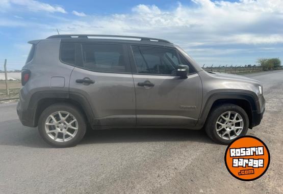 Camionetas - Jeep RENEGADE 2021 Nafta 60000Km - En Venta