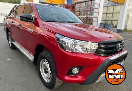 Camionetas - Toyota HILUX DX 4x4 2018 Diesel 78900Km - En Venta