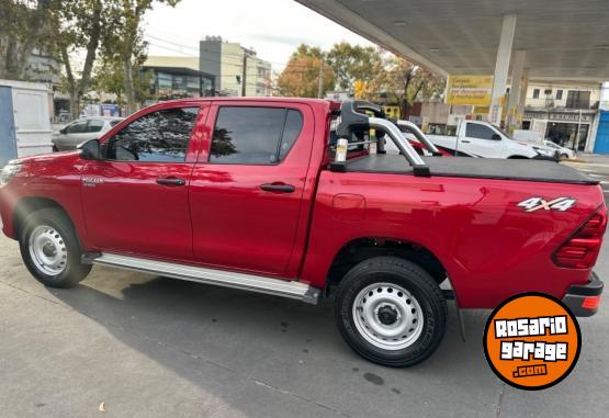 Camionetas - Toyota HILUX DX 4x4 2018 Diesel 78900Km - En Venta