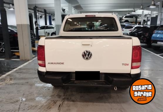 Camionetas - Volkswagen AMAROK COMFORTLINE 4X2 MT 2017 Diesel 76000Km - En Venta