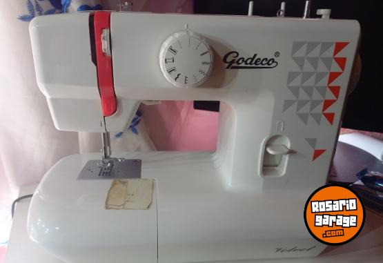 Hogar - Maquina de Coser Godeco - En Venta