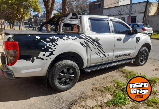 Camionetas - Ford Ranger xls 2015 Diesel 150000Km - En Venta