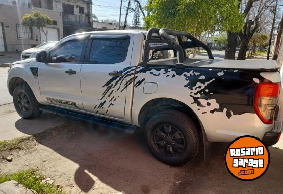 Camionetas - Ford Ranger xls 2015 Diesel 150000Km - En Venta