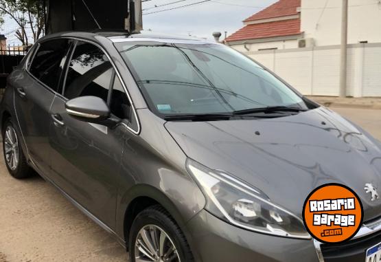 Autos - Peugeot 208 feline modelo 2016 2016 Nafta 101000Km - En Venta