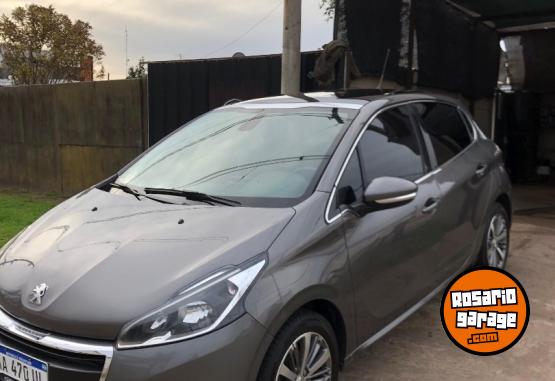 Autos - Peugeot 208 feline modelo 2016 2016 Nafta 101000Km - En Venta