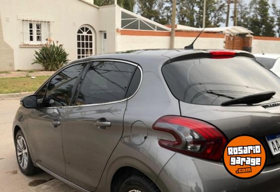 Autos - Peugeot 208 feline modelo 2016 2016 Nafta 101000Km - En Venta