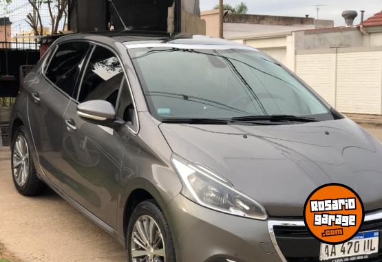 Autos - Peugeot 208 feline modelo 2016 2016 Nafta 101000Km - En Venta