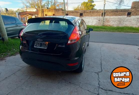 Autos - Ford FIESTA PERMUTO FINANCIO 2015 GNC 122000Km - En Venta