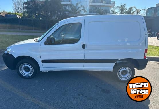 Utilitarios - Citroen BERLINGO HDI OKM PATENTAD 2024 Diesel 0Km - En Venta