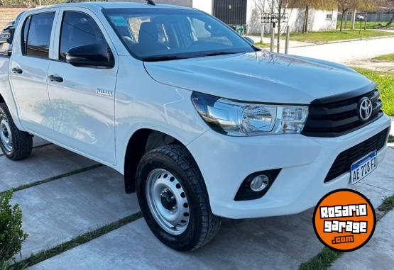 Camionetas - Toyota Hilux 4x4 DX 2.4 TDI 2021 Diesel 140000Km - En Venta