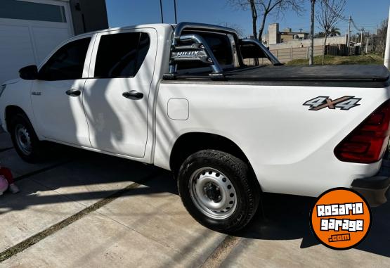 Camionetas - Toyota Hilux 4x4 DX 2.4 TDI 2021 Diesel 140000Km - En Venta