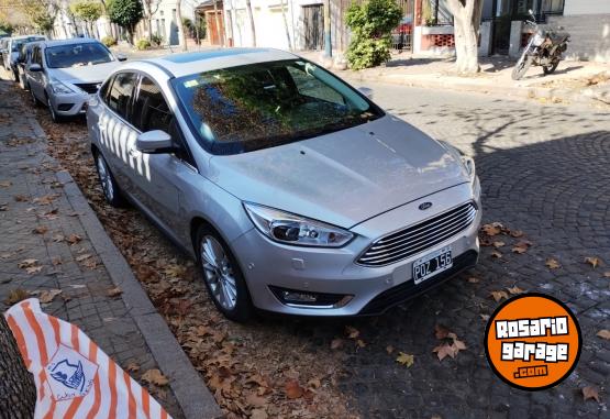 Autos - Ford Focus titanium 2016 Nafta 120000Km - En Venta