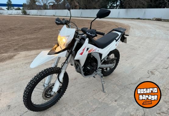 Motos - Guerrero GXR 250 2023 Nafta 2400Km - En Venta