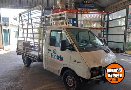 Camionetas - Renault Traffic Rodeo 1999 Diesel 350000Km - En Venta