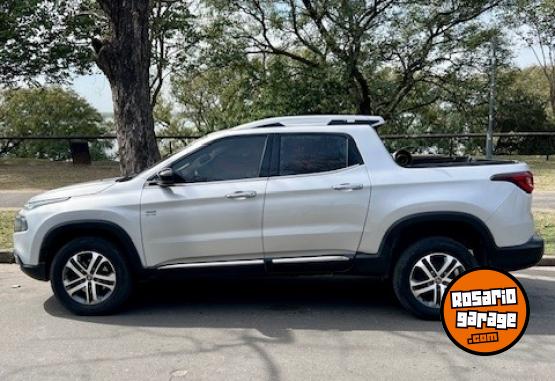 Camionetas - Fiat Toro Volcano 4x4 AT9. 2017 Diesel 190000Km - En Venta