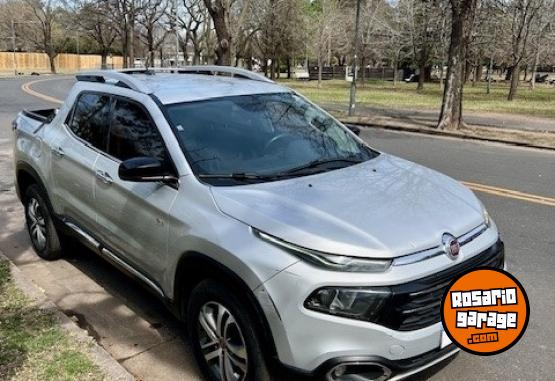 Camionetas - Fiat Toro Volcano 4x4 AT9. 2017 Diesel 190000Km - En Venta