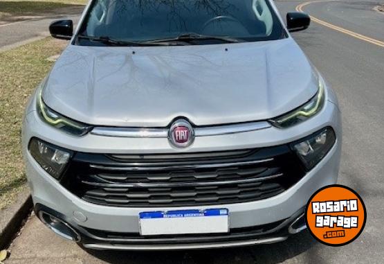 Camionetas - Fiat Toro Volcano 4x4 AT9. 2017 Diesel 190000Km - En Venta