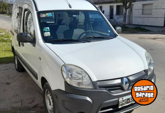 Utilitarios - Renault Kangoo 2015 GNC 130000Km - En Venta