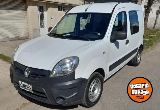 Utilitarios - Renault Kangoo 2015 GNC 130000Km - En Venta