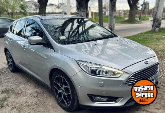 Autos - Ford Focus Titanium 2016 Nafta 115000Km - En Venta