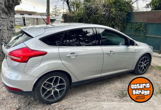 Autos - Ford Focus Titanium 2016 Nafta 115000Km - En Venta