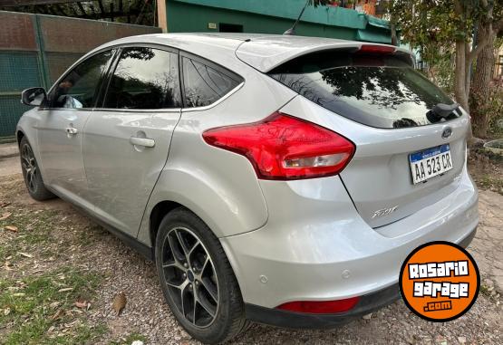 Autos - Ford Focus Titanium 2016 Nafta 115000Km - En Venta