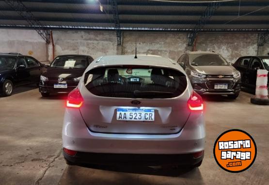 Autos - Ford Focus Titanium 2016 Nafta 115000Km - En Venta