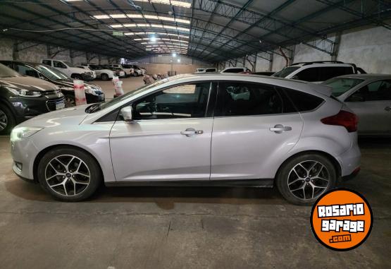 Autos - Ford Focus Titanium 2016 Nafta 115000Km - En Venta