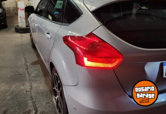 Autos - Ford Focus Titanium 2016 Nafta 115000Km - En Venta