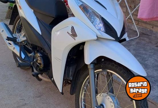 Motos - Honda Wave 2022 Nafta 8300Km - En Venta