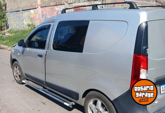 Utilitarios - Renault Kangoo 2019 GNC 63000Km - En Venta