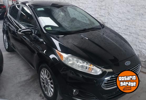 Autos - Ford Fiesta Kinetic D Titanium 2013 Nafta 147000Km - En Venta