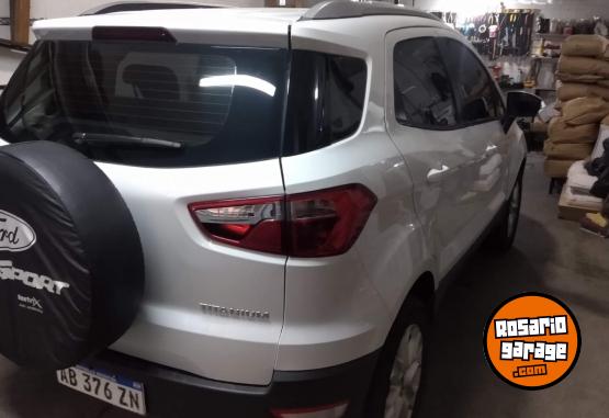 Camionetas - Ford Ecosport titanium 2017 Nafta 87000Km - En Venta