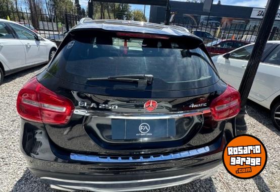 Autos - Mercedes Benz GLA250 AMG 2015 Nafta 178000Km - En Venta