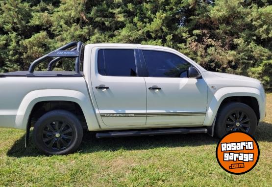 Camionetas - Volkswagen AMAROK DARK LABEL 2015 Diesel 182000Km - En Venta