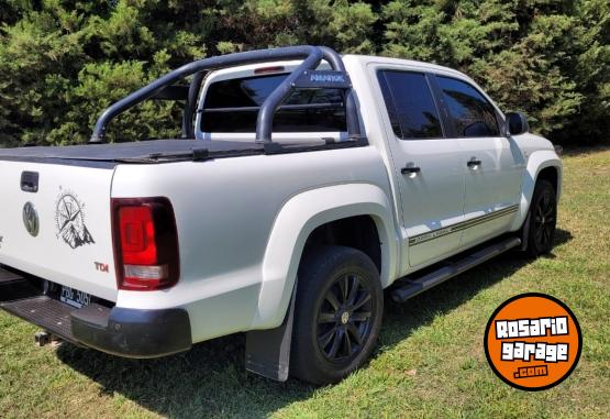 Camionetas - Volkswagen AMAROK DARK LABEL 2015 Diesel 182000Km - En Venta