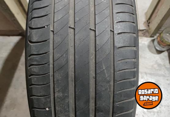 Accesorios para Autos - 225 45 17 *** 1 CUBIERTA MICHELIN PRIMACY4 MUY BUENA. $70.000. NO BAJO PRECIO - En Venta