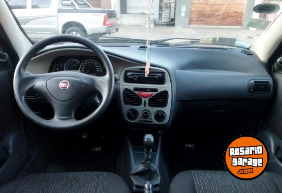 Autos - Fiat SIENA $5000.00 2011 GNC 150000Km - En Venta