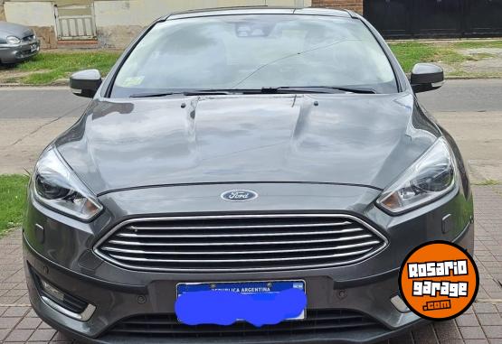 Autos - Ford Focus titanium  2.0 2016 Nafta 190000Km - En Venta