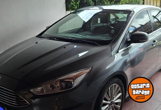 Autos - Ford Focus titanium  2.0 2016 Nafta 190000Km - En Venta